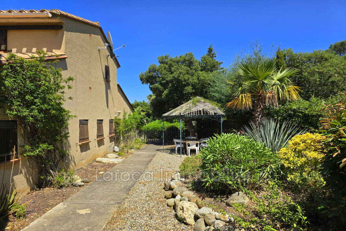 Maison à MONTESQUIEU-DES-ALBERES