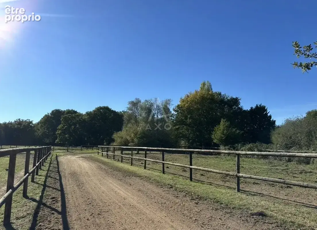 Haras de 32 hectares  3 pistes & Une ligne droite - 30 boxes - photo 18