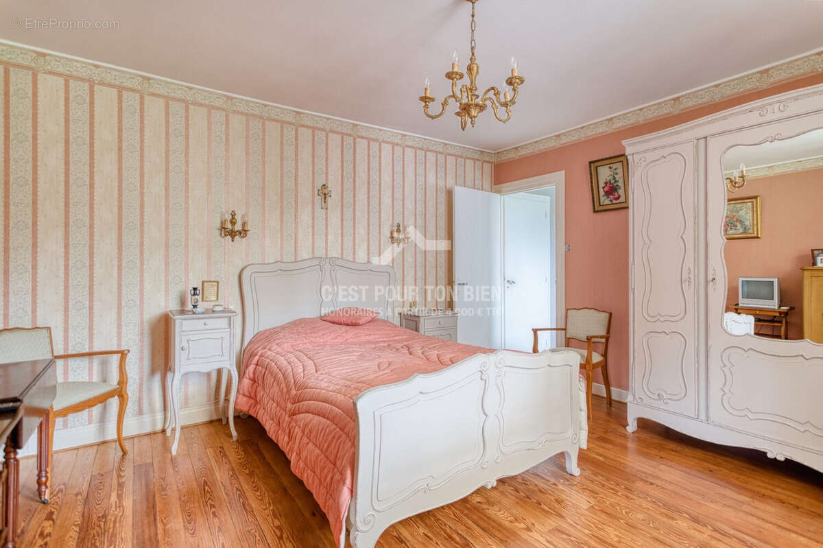 Maison à PAS-EN-ARTOIS