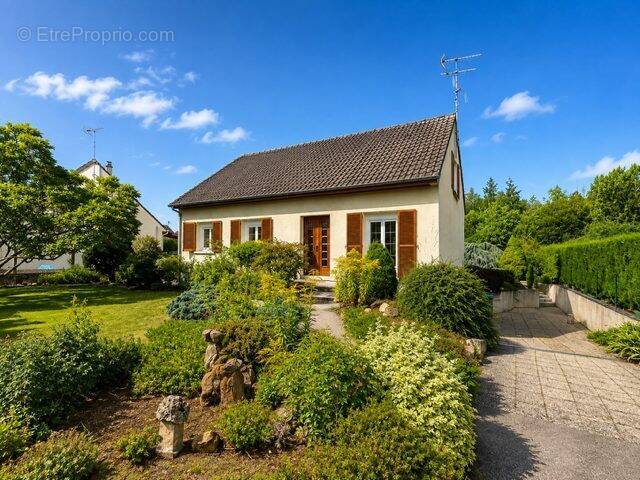 Maison 7 pièces 132 m² · à Soissons · 132,4 m² · 244 000 €