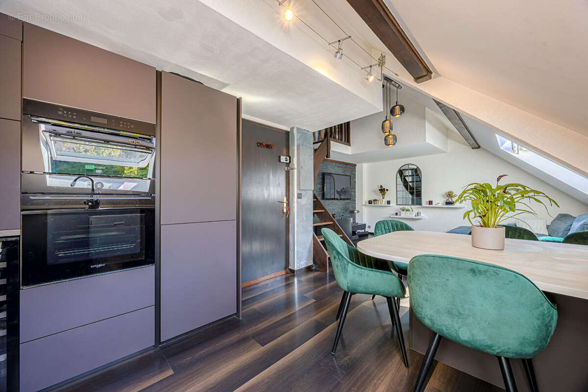 Appartement à POISY