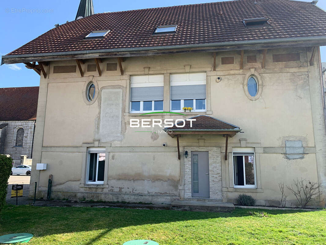 Appartement à ARC-SOUS-CICON