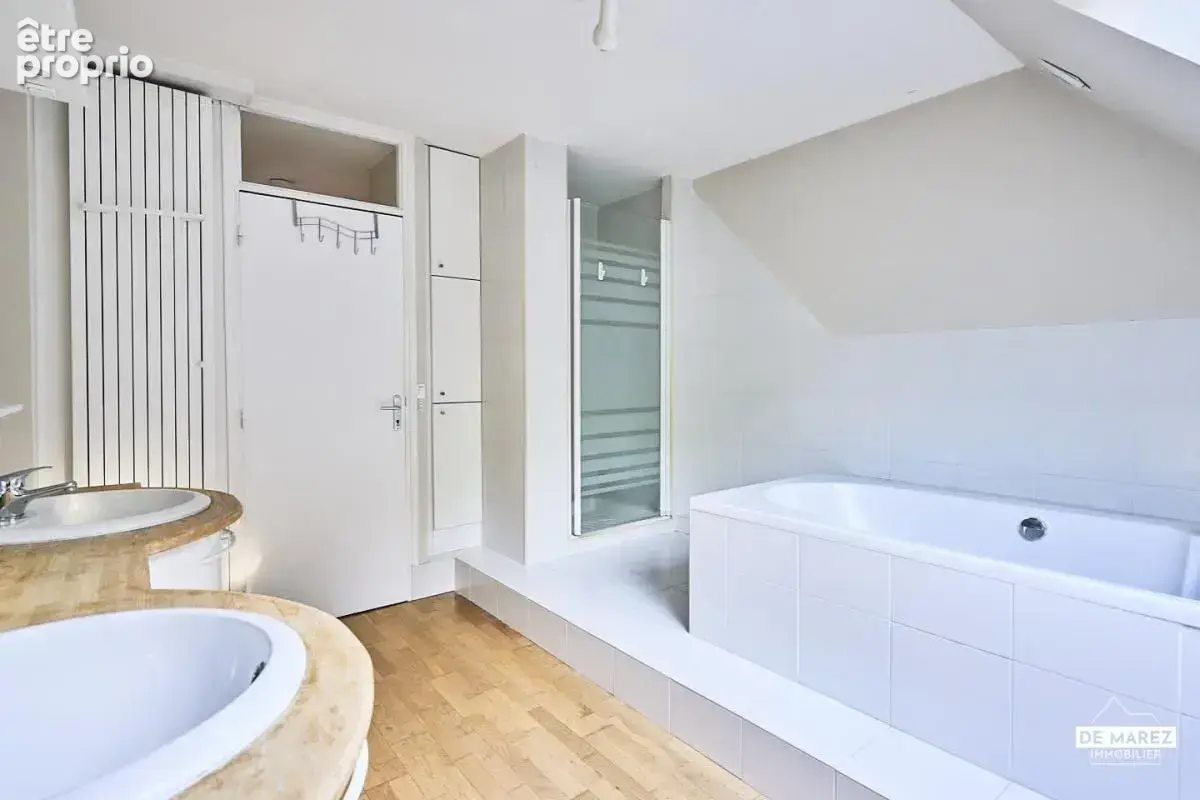 Exclusivite : duplex traversant avec terrasse et garage ! - photo 11