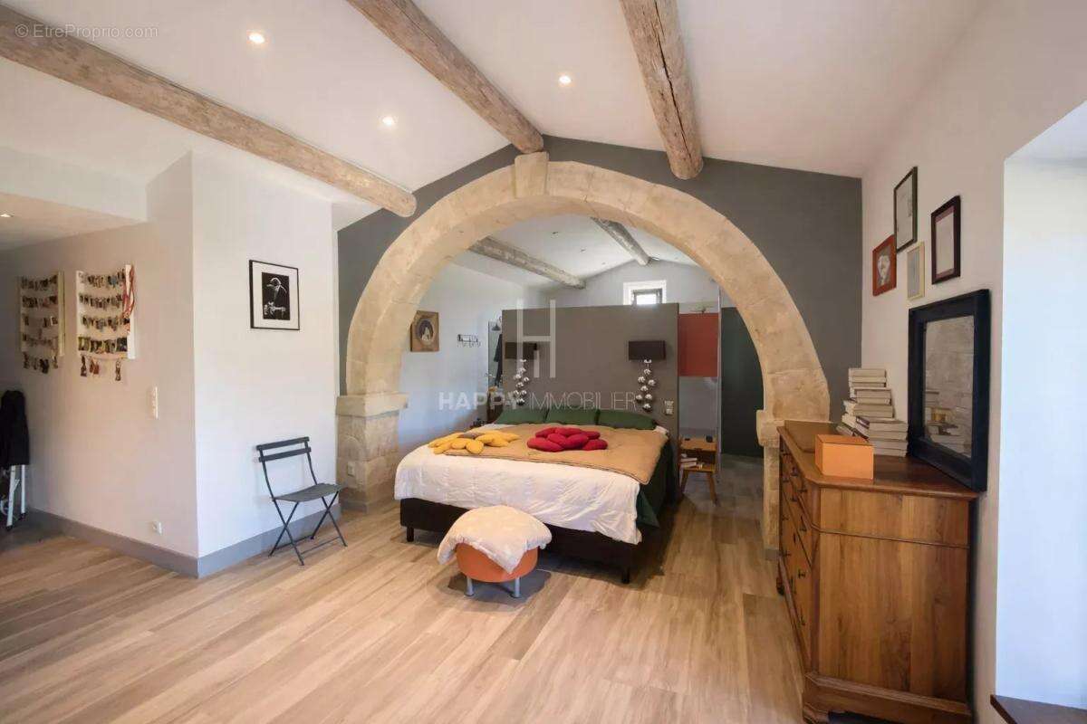 Maison à MOURIES