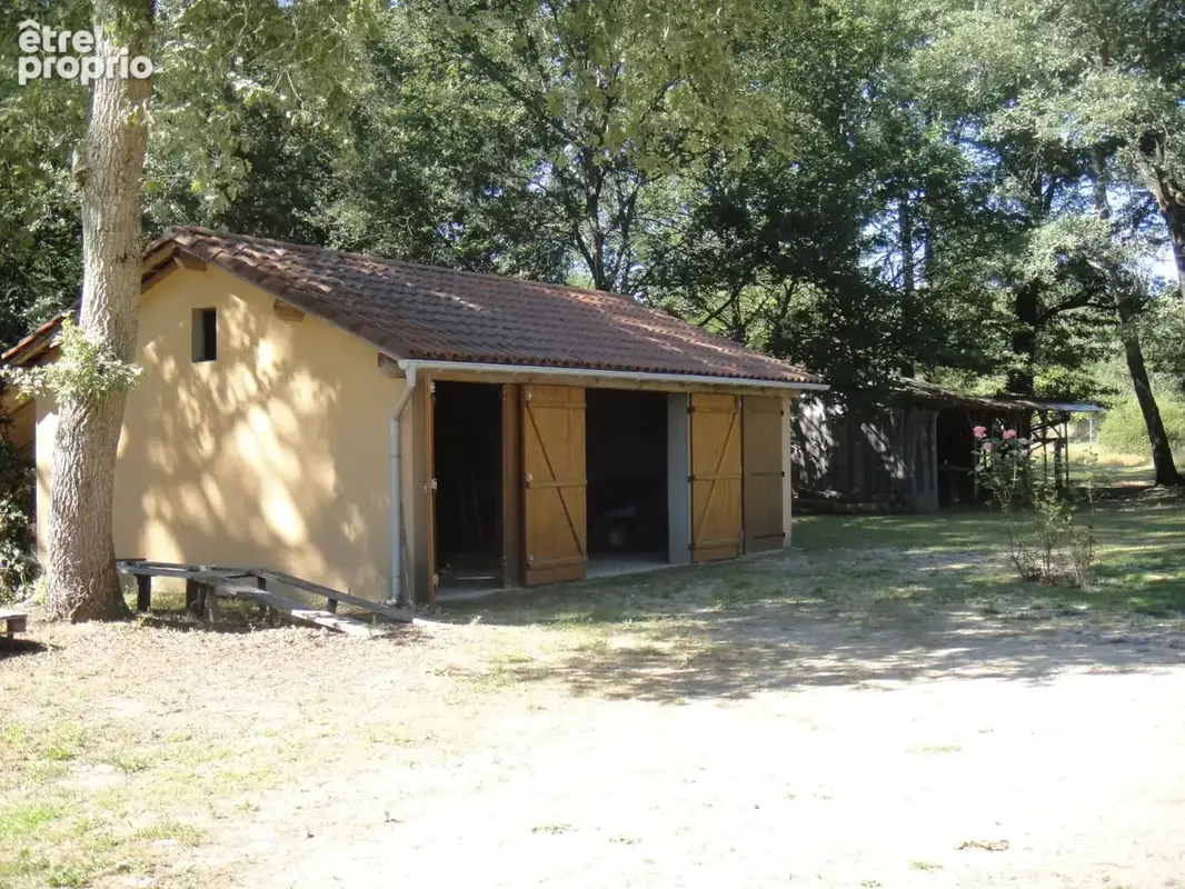 Périgourdine avec étangs, 15 hectares entièrement clôturés. Nature - photo 7