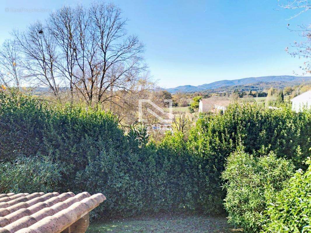 Appartement à MONTAUROUX