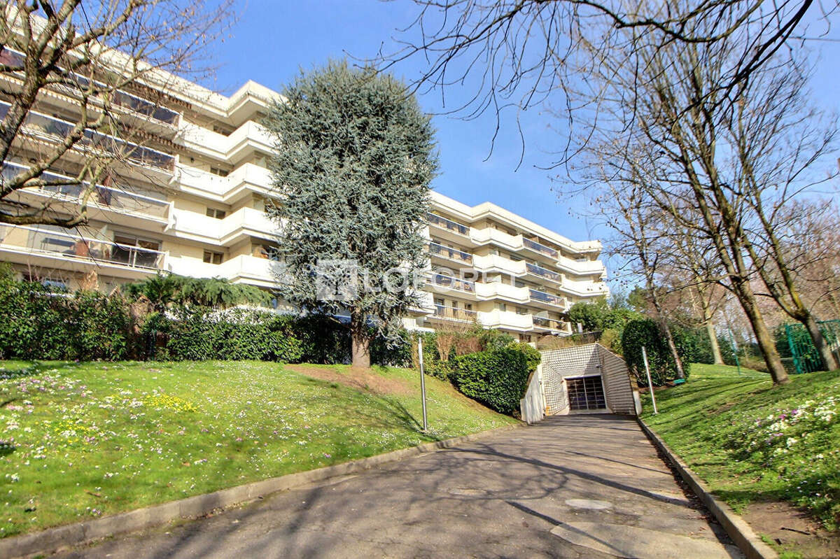 Appartement à SURESNES