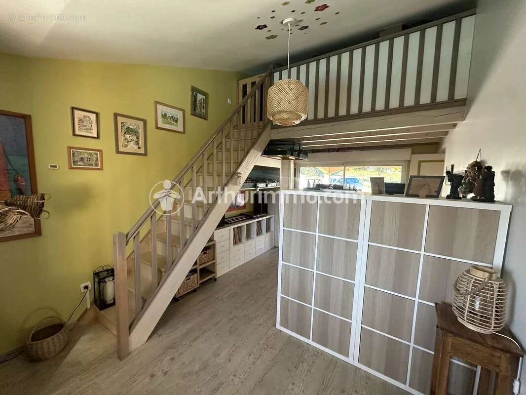 Maison à LA CHAPELLE-GONAGUET