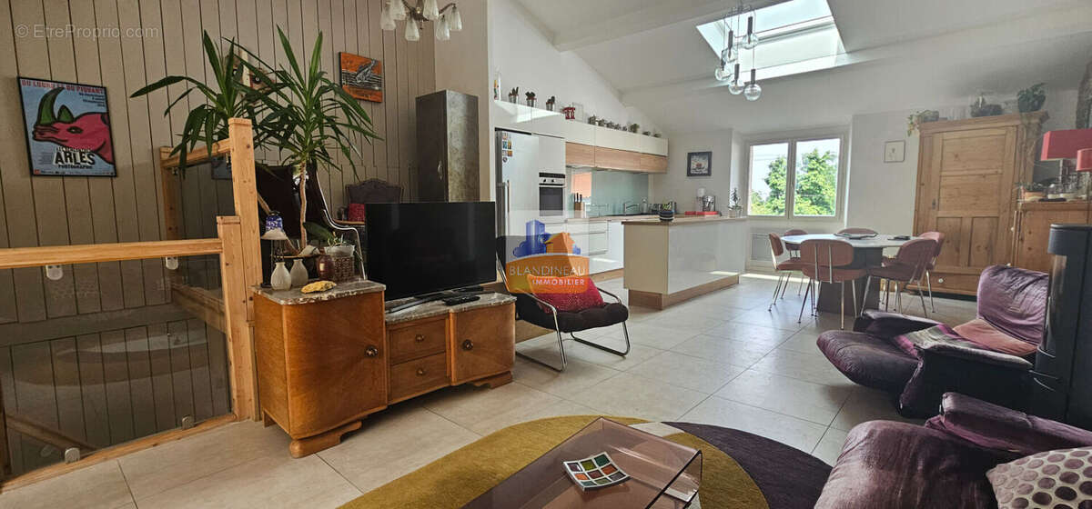 La montagne, en plein bourg, maison en pierre 4 chambres, terrain 345 m² - photo 5