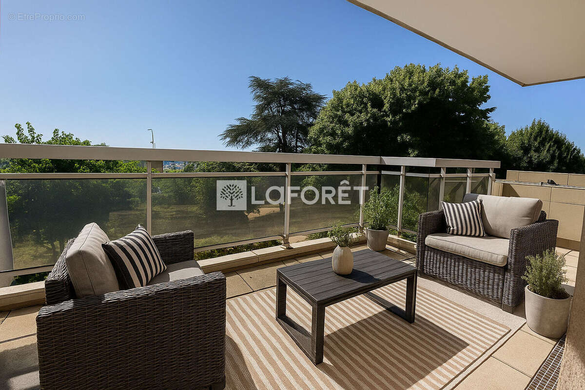 Appartement à SURESNES