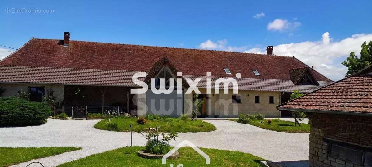 Maison à LONS-LE-SAUNIER