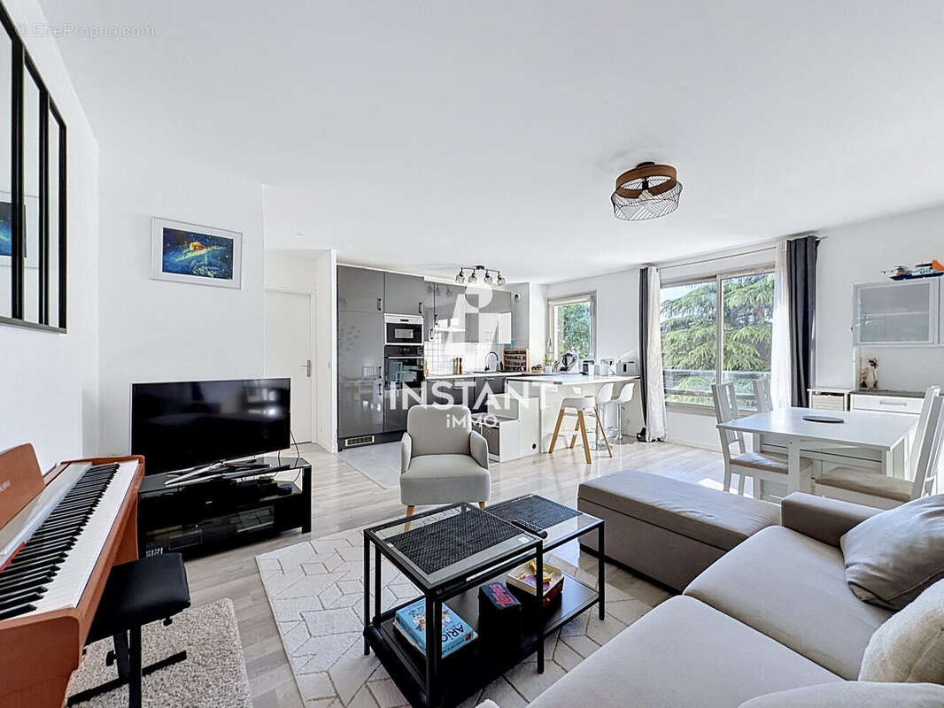 Appartement à CHARENTON-LE-PONT
