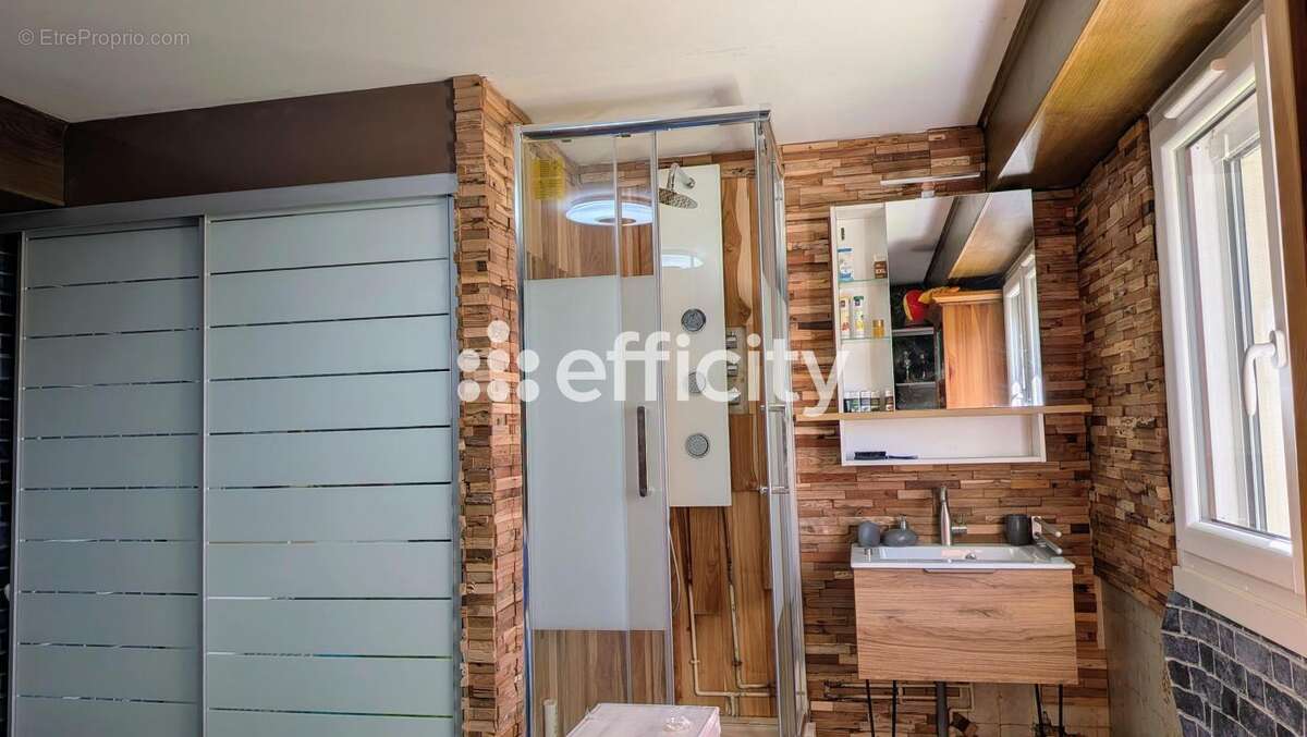 Maison à CRECHES-SUR-SAONE