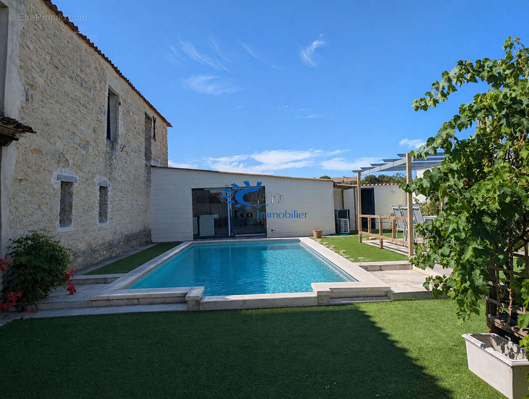 Maison charentaise 4 chambres garage piscine - photo 15
