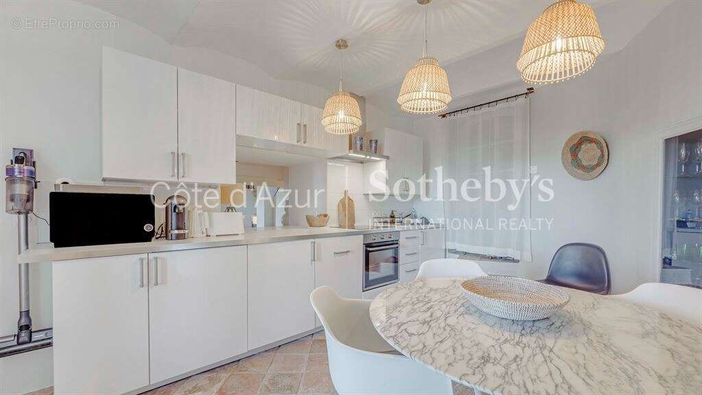 Exclusivité : Maison de village rénovée avec terrasse et vue mer à Ramatuelle - photo 12