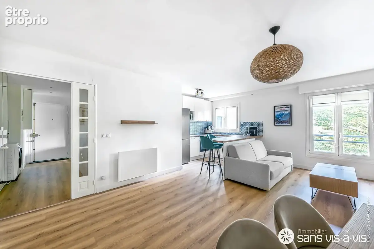 2 pièces rénové de 53 m2   calme, vue dégagée   2 box reunis  de 26 m2 - photo 3