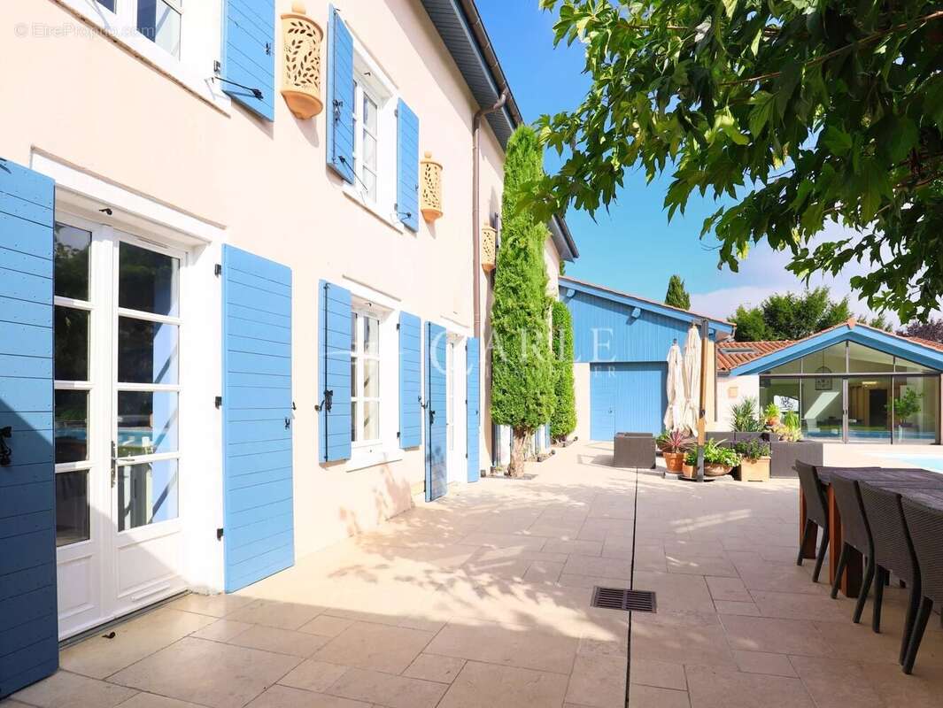 Maison à SAINT-BONNET-DE-MURE