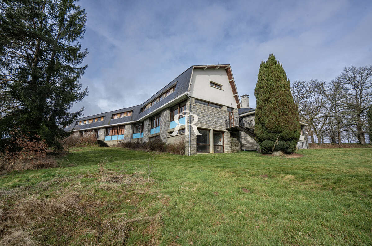 Maison à PONTAUMUR
