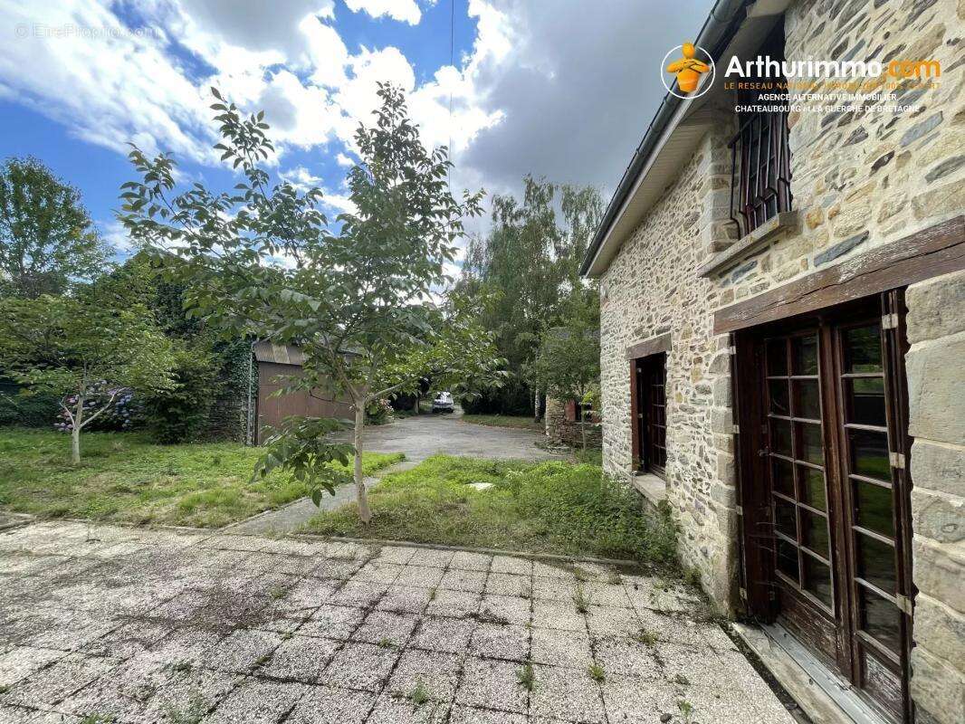 Maison à DOMAGNE