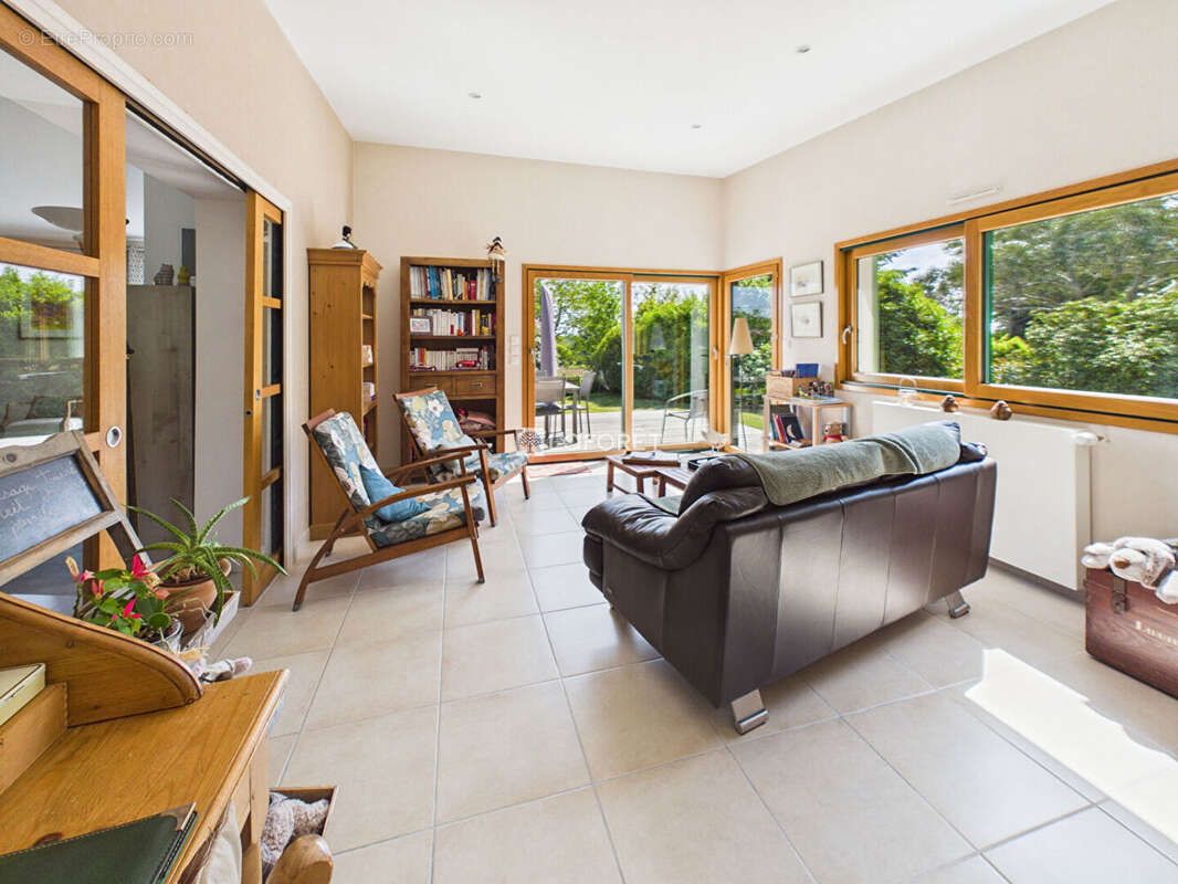Maison Saint Evarzec 7 pièce(s) 171,55 m2+87m2 de sous-sol complet - photo 10