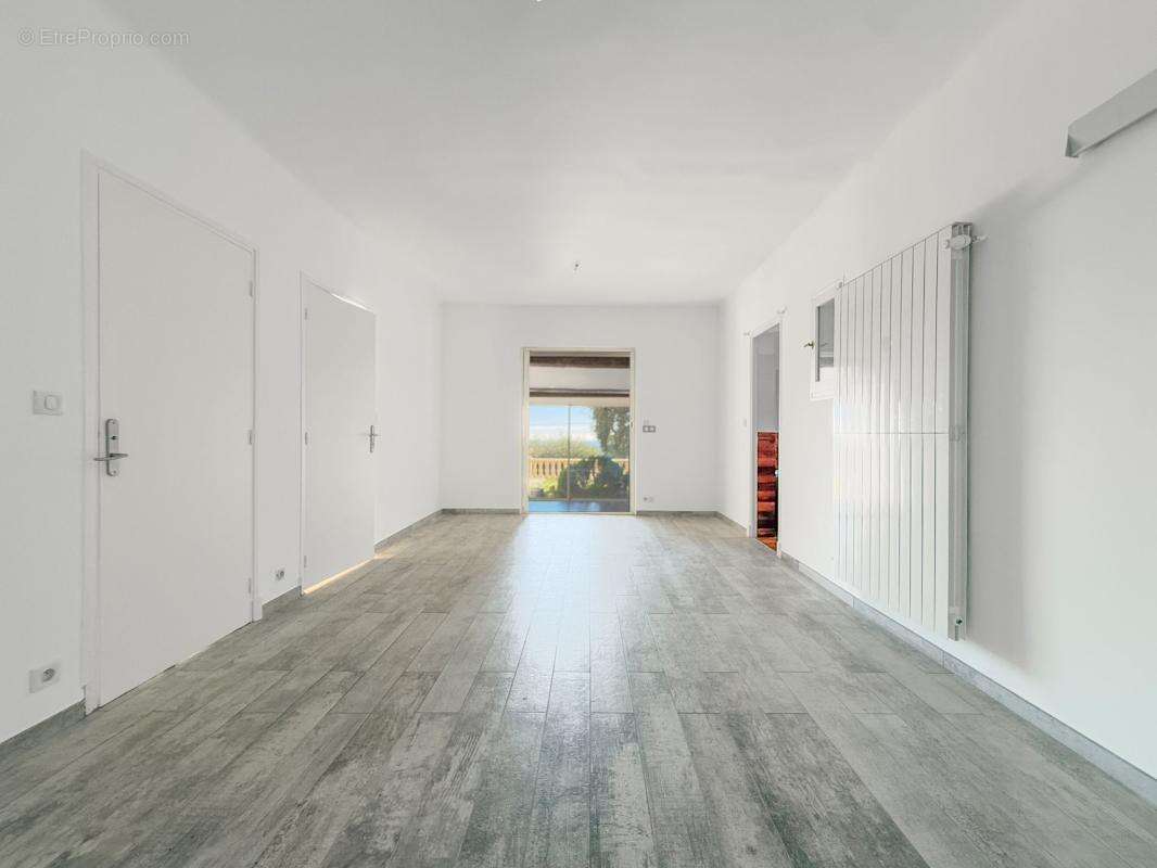 Maison à TOURRETTES-SUR-LOUP