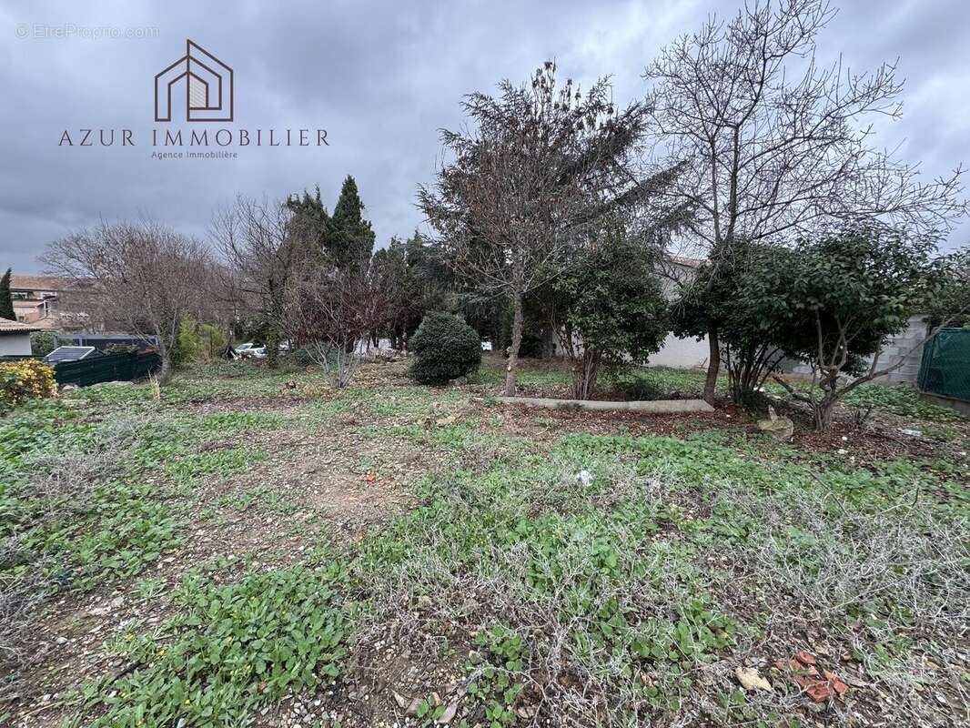 Terrain à LIGNAN-SUR-ORB