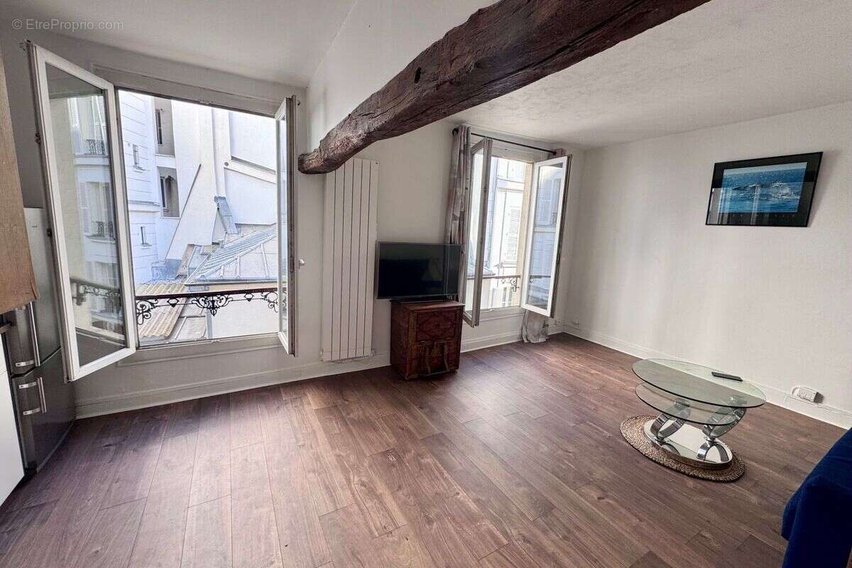 Appartement à PARIS-10E