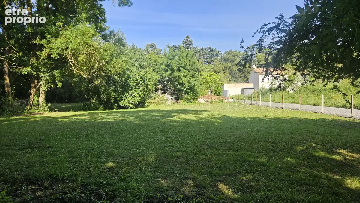 Terrain constructible de 1054 m2, proche forêt ! - photo 2