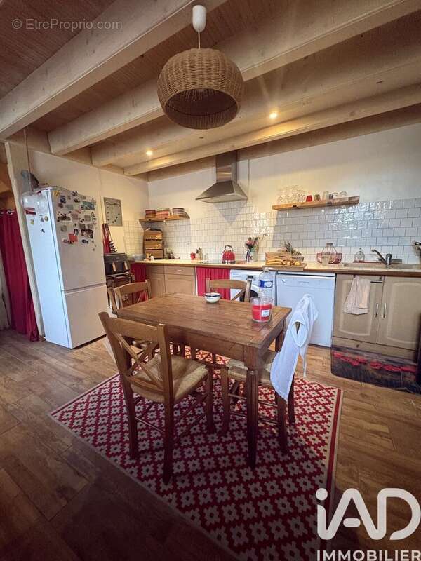 Appartement 62 m² à Saint-Avre  - photo 4