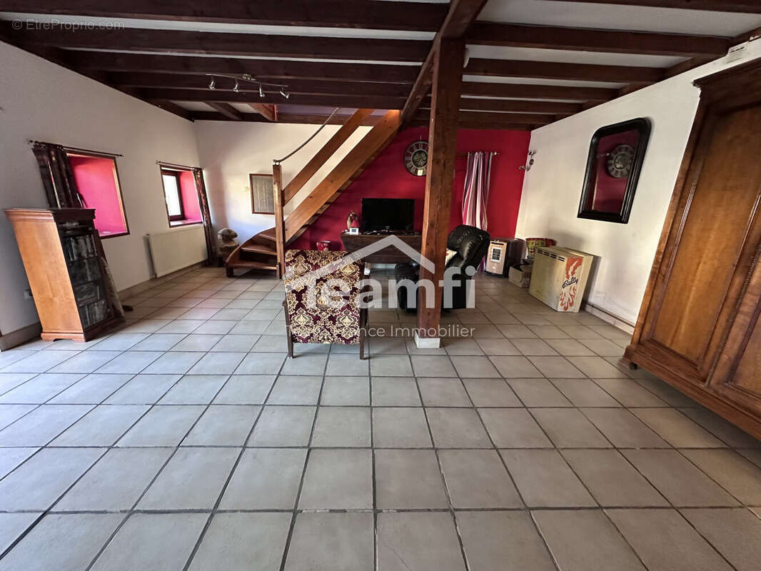 Maison 112 m² à Saint-Remy-Sur-Durolle  - photo 4