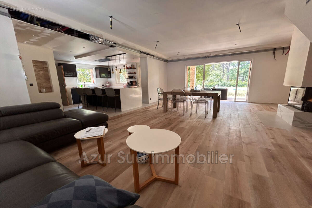 Maison à MOUGINS