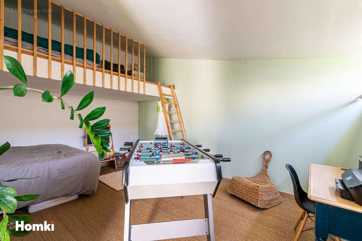 Maison/Villa T5 de 165 m2 à La Chapelle-Saint-Mesmin 45380 - photo 18