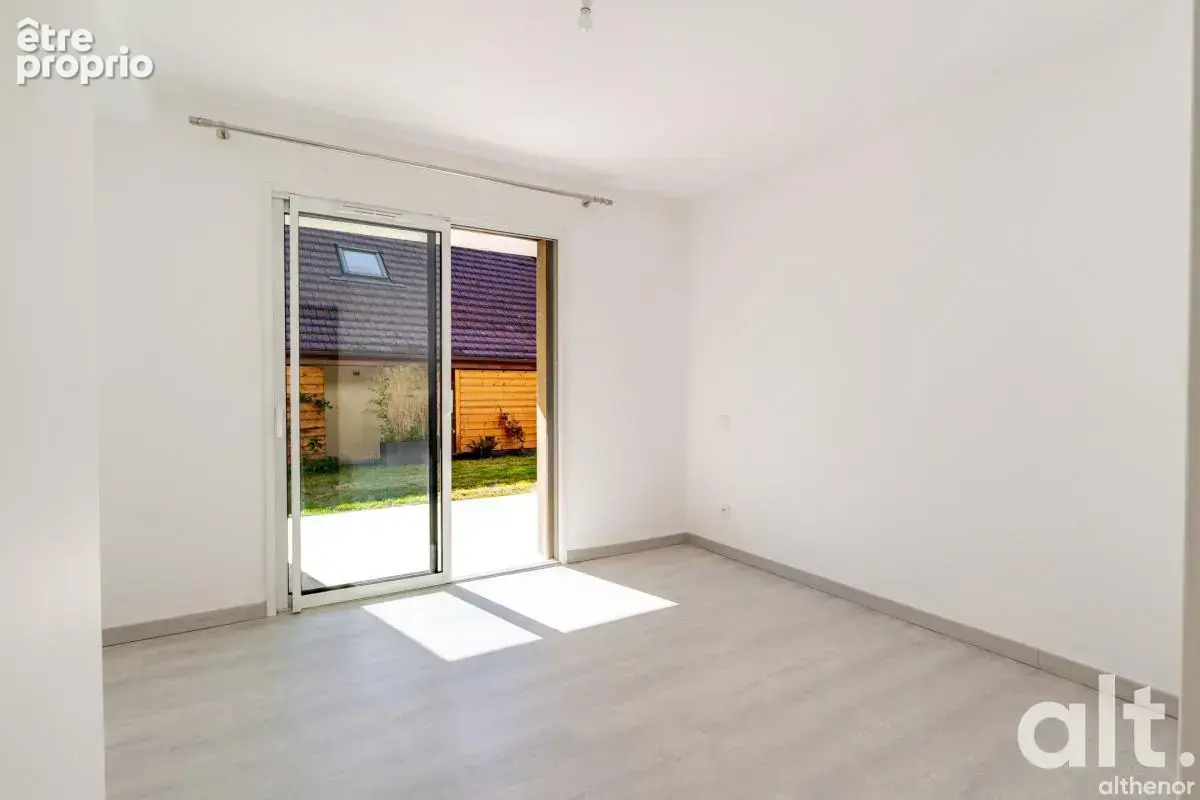 Appartement à Veyrier-du-Lac — jardin et vue lac - photo 5