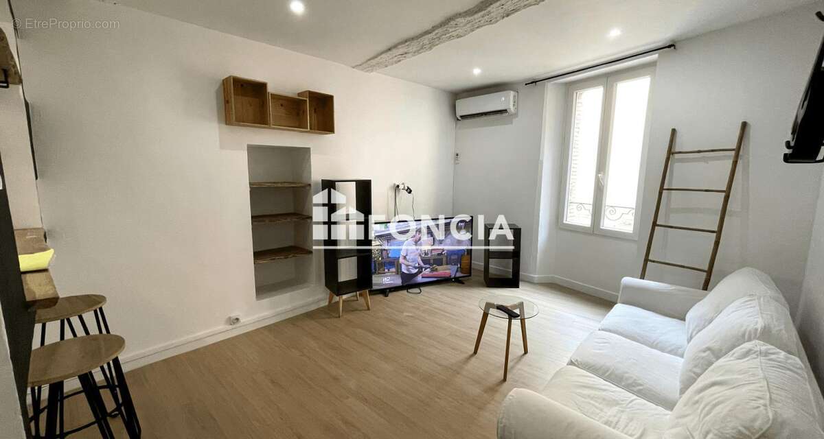 Appartement à ROQUEBRUNE-SUR-ARGENS