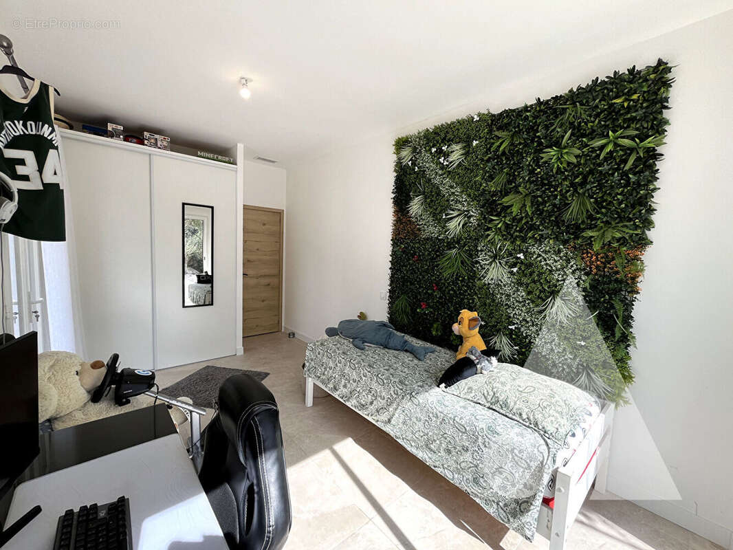 Maison à SILLANS-LA-CASCADE