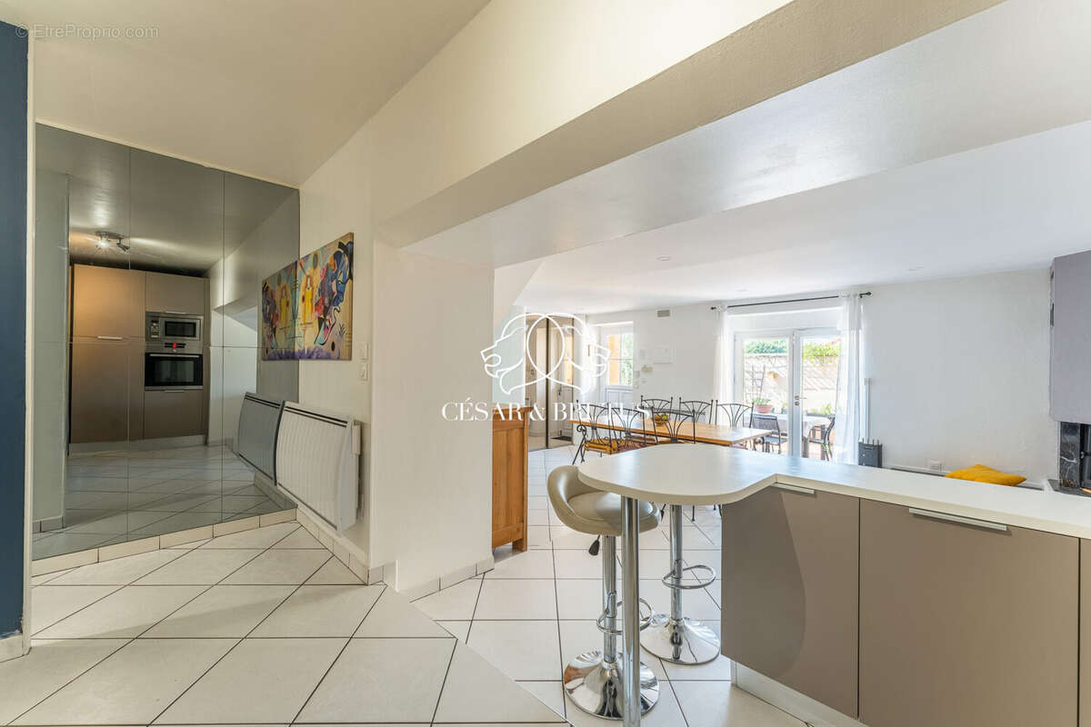 Maison 136 m² à Genas  - photo 7
