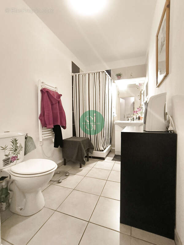 Exclusivite la seyne - t2 vendu loue, terrasse et box - photo 9