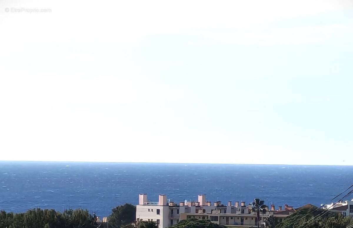 Appartement à SIX-FOURS-LES-PLAGES
