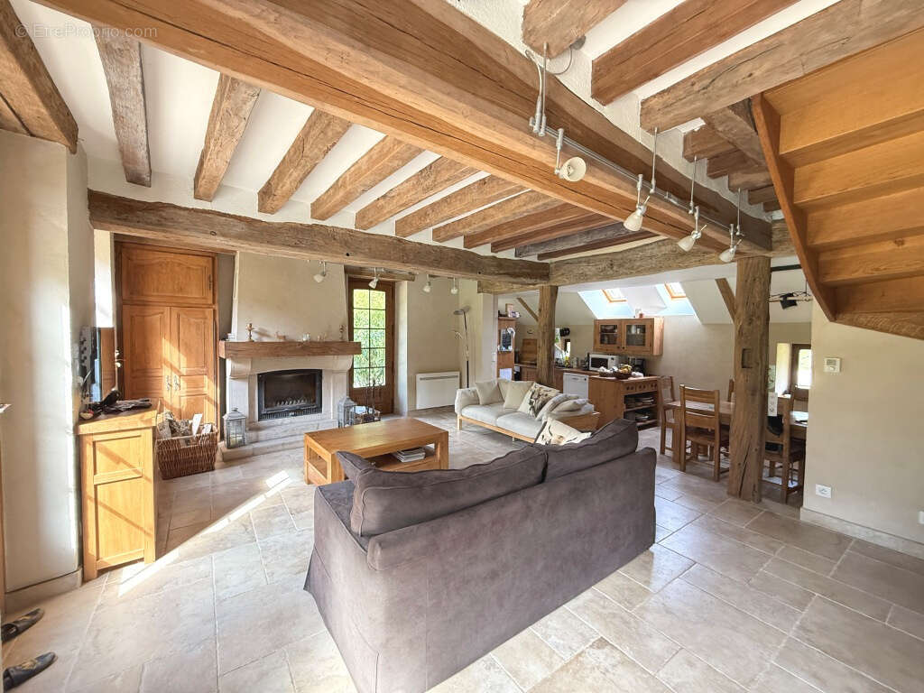 Maison à TOUCY