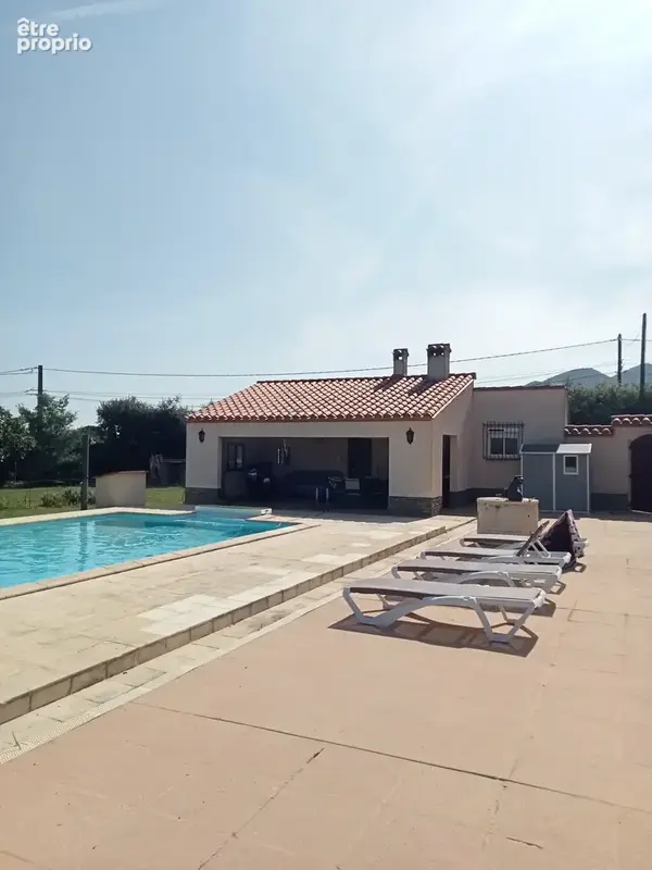 Beau terrain à construire, avec habitation et grande piscine - photo 2