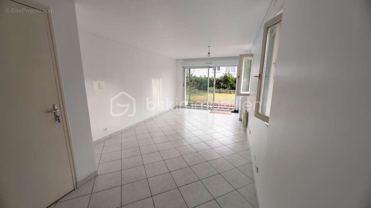 Maison à VARENNES-VAUZELLES