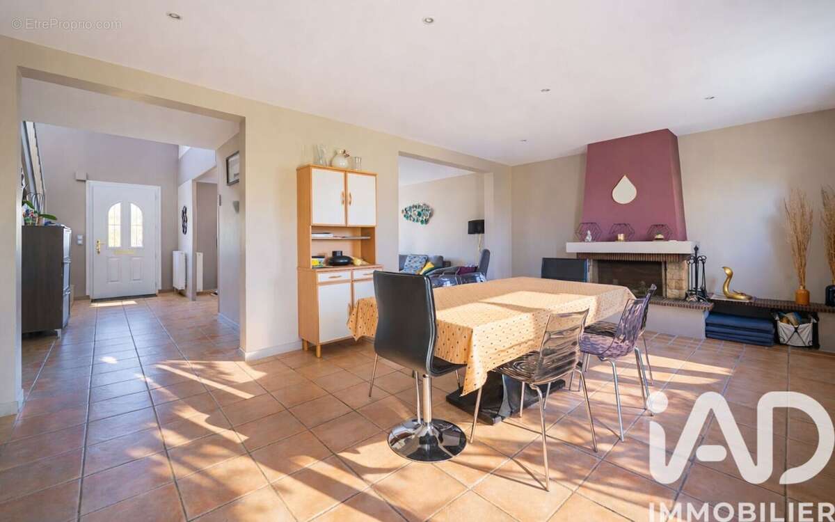 Photo 3 - Maison à SAINT-SATURNIN