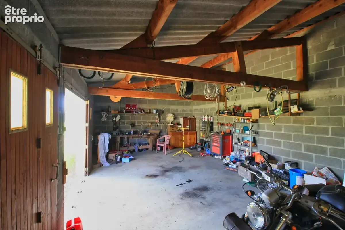 Spacieuse maison de bourg de 196 m², 5 chambres, sur un joli terrain de 5200 m² - photo 8