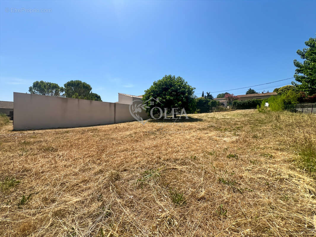Terrain 451 m² à Montaren-Et-Saint-Mediers  - photo 3