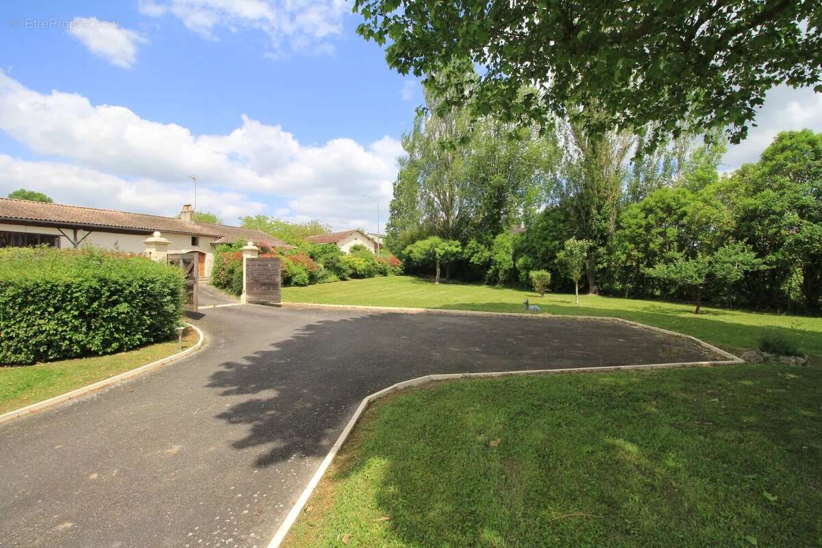 Maison à MONFLANQUIN