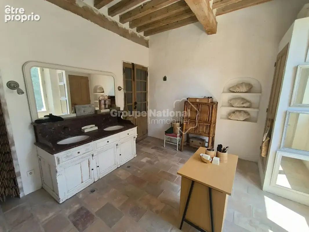 Château avec tour + annexe independante en chaumière - 237 m² - terrain 3140 m² -carpentras - photo 11