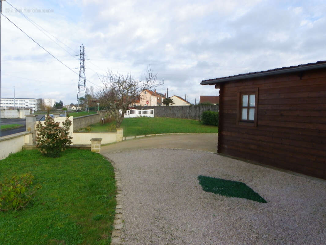 Maison à CHATELLERAULT