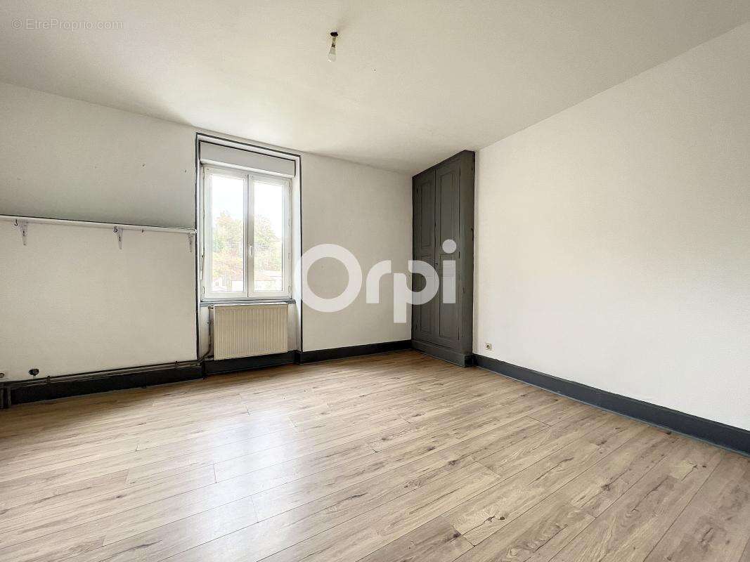 Appartement à SAINT-ELOY-LES-MINES