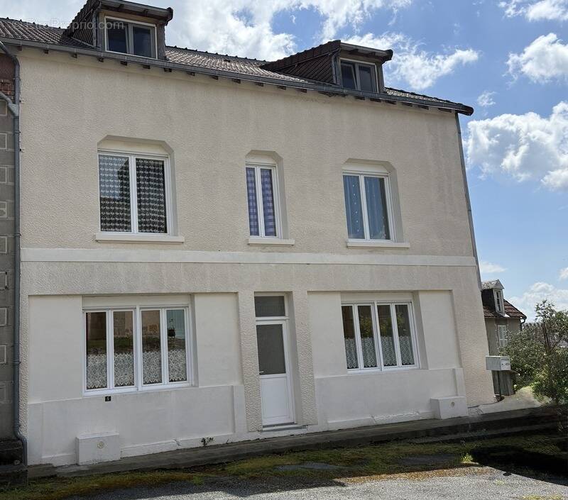Maison à FLEURAT