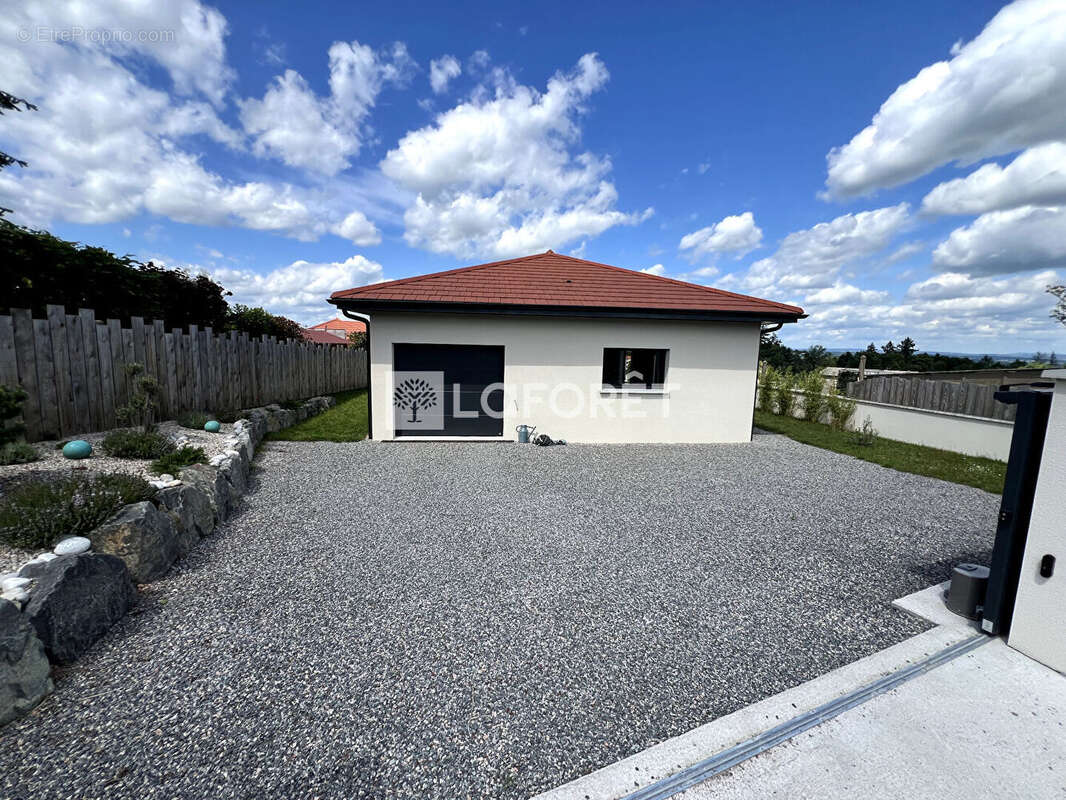 Maison à AMBIERLE